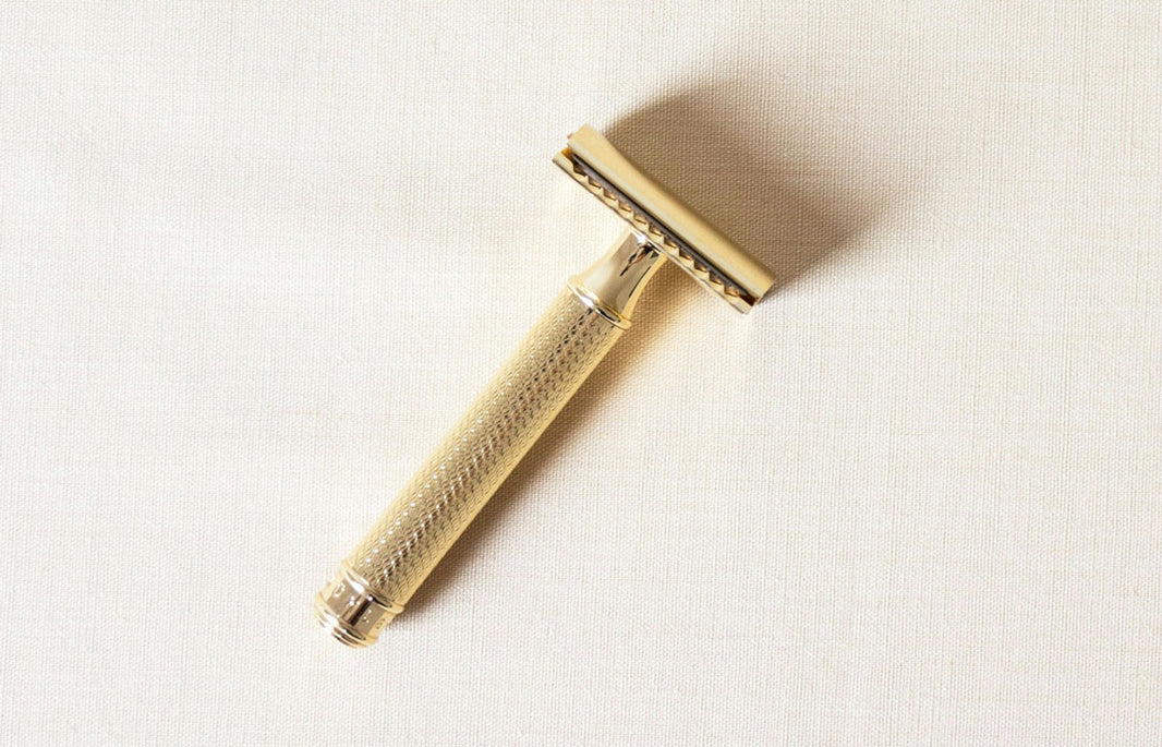 Gold razor