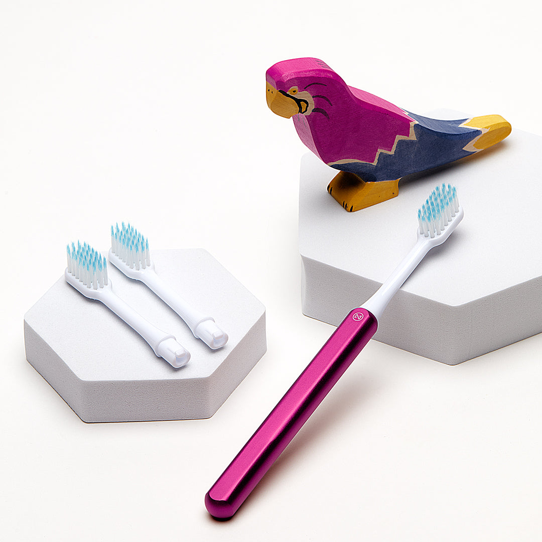 Pink Kids Nada Toothbrush – eco-friendly metal handle with 3 replacement toothbrush heads