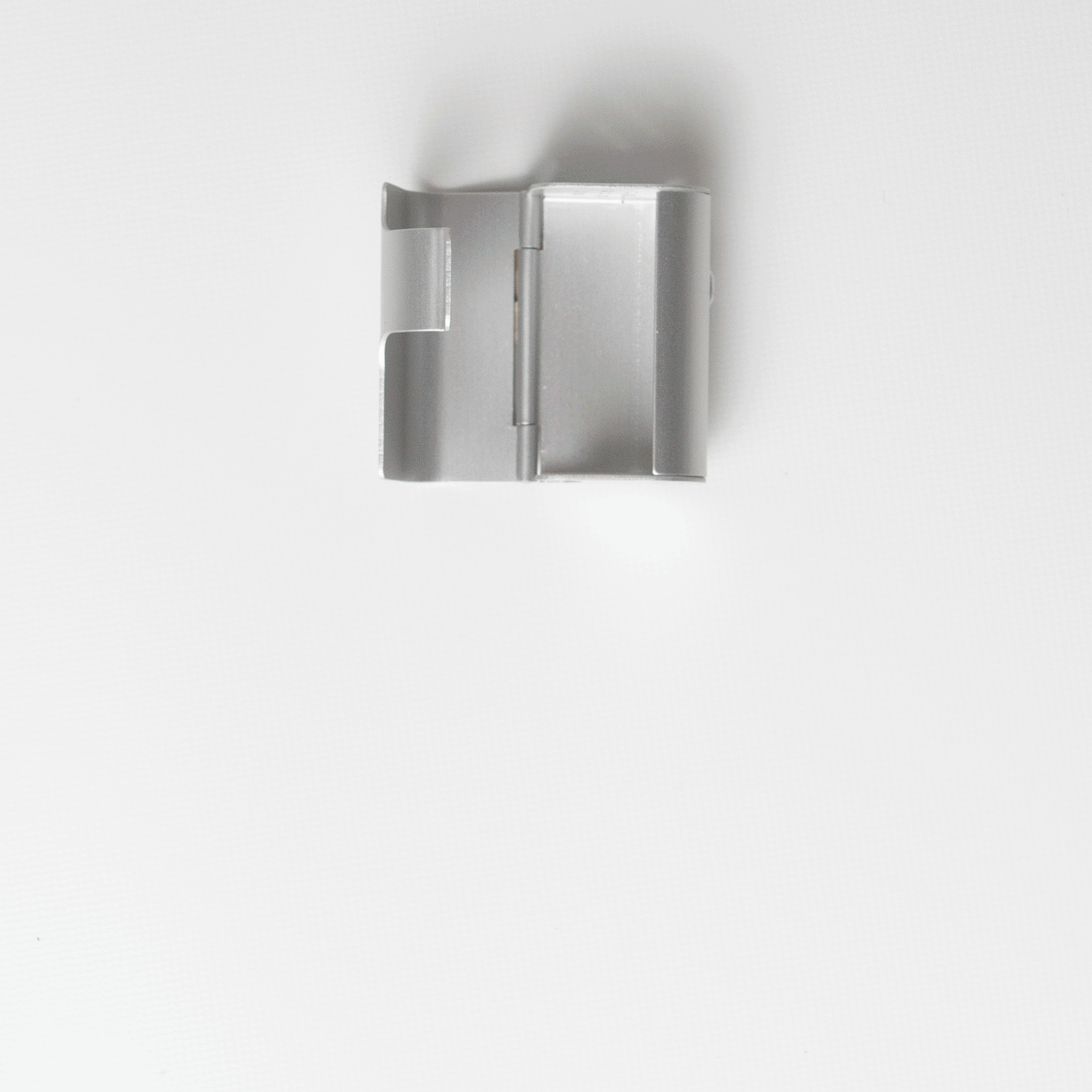 Nada Sustainable Aluminum Toothbrush Travel Cover animation